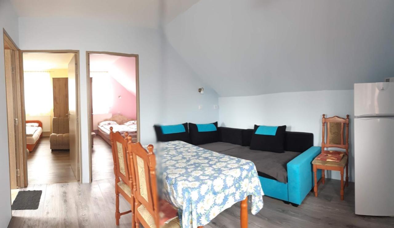 Rozsa Apartment ไฮจ์ดุสโซบอสโล ภายนอก รูปภาพ